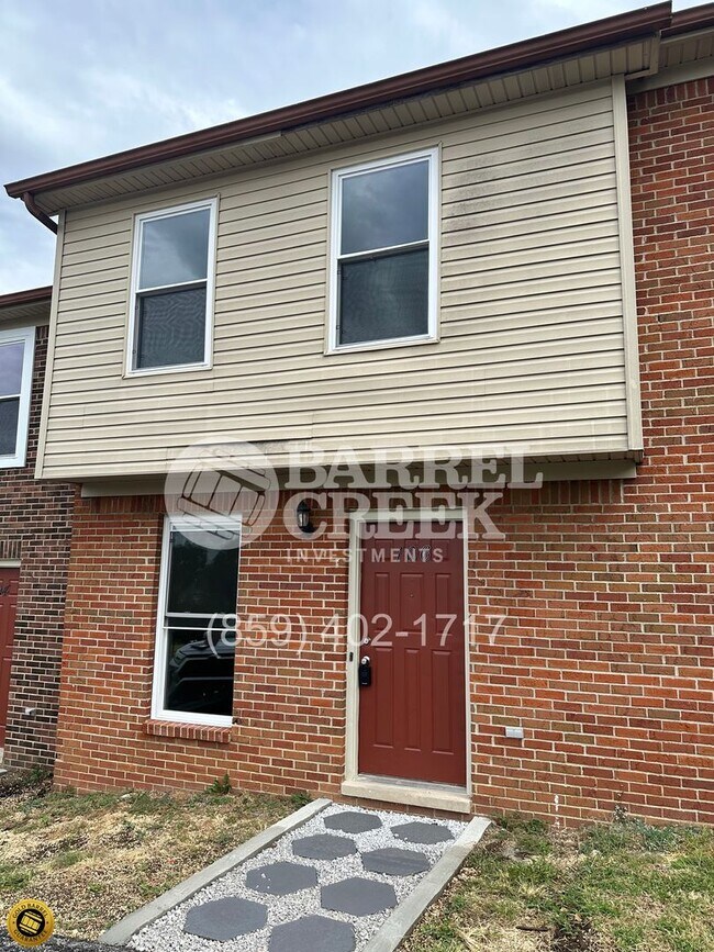 Foto del edificio - 2-Bed 1.5-Bath Townhome