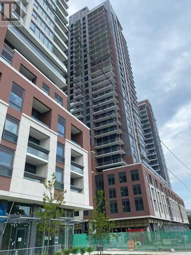 Photo du bâtiment - 4010 Eglinton Ave W