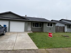 Building Photo - 4876-4878 Elderberry Loop