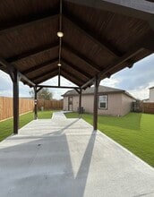 Building Photo - 11203 Hall Ridge Ct