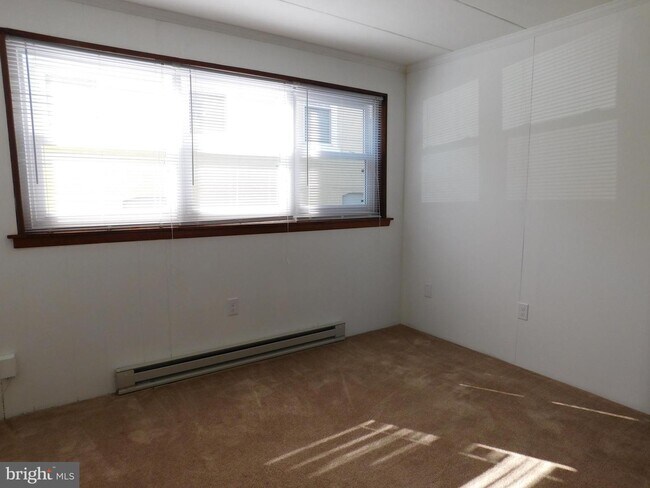 Foto del edificio - 319 Camden Ave
