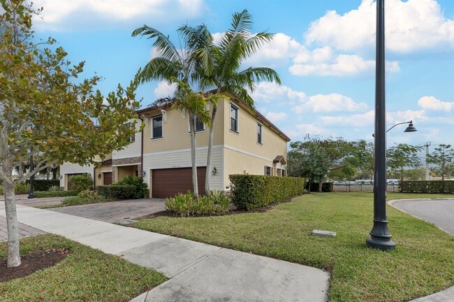 Building Photo - 4622 Belgian Ln