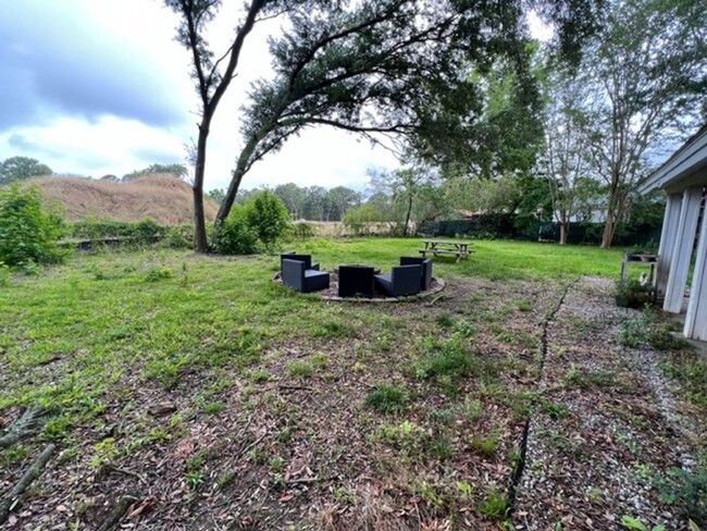 Building Photo - 3 Bedroom 1 Bath House - James Island