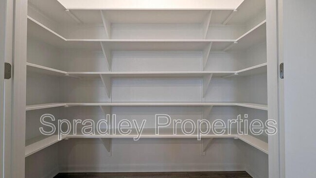 Foto del edificio - 4816 Sparks Ln