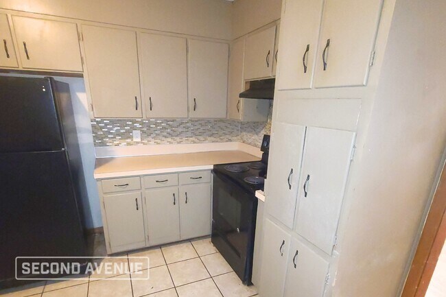 Foto del edificio - 617 Rollingwood Rd