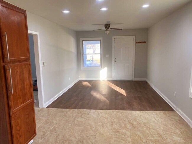 Building Photo - 410 Porter St