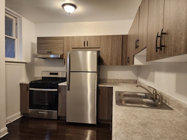 Foto del edificio - 2104 W Birchwood Ave