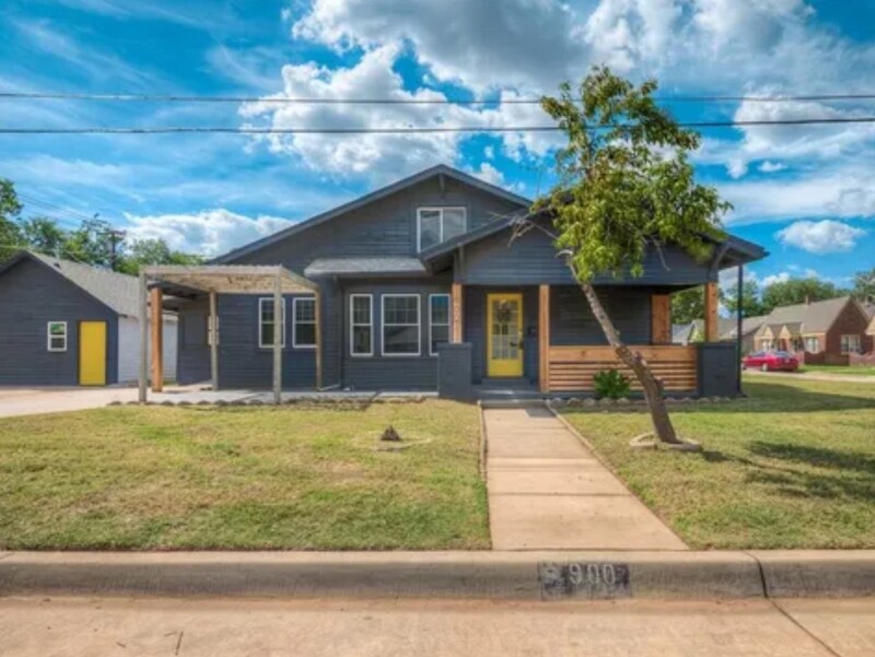 Foto principal - 900 NW Eubanks St