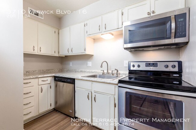 Foto del edificio - Warwick Plaza - two bedroom, one bathroom