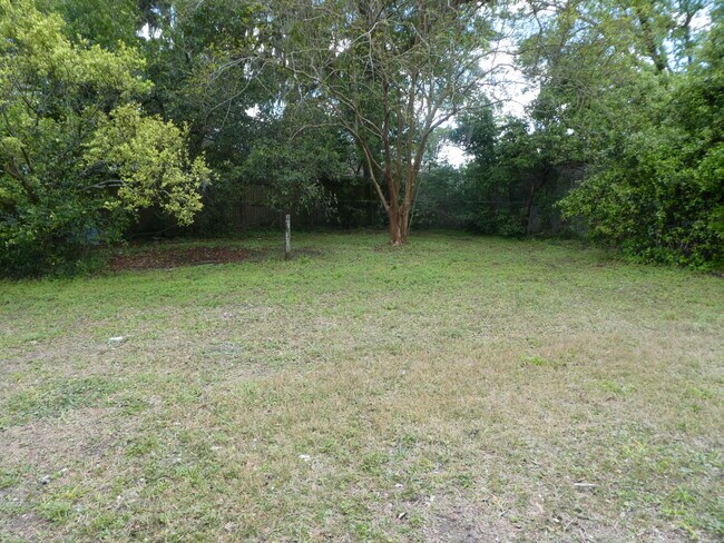 Building Photo - 2378 Dolphin Ave