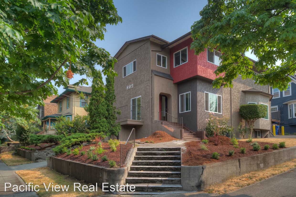 Primary Photo - 802 15th Ave