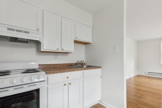 Building Photo - 2325 Haverford Rd