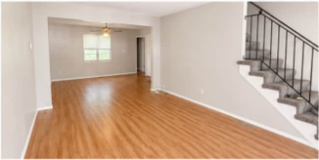 Foto del edificio - Spacious 3+ Bedroom 1/2 Duplex for Rent