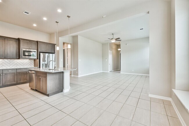 Building Photo - 27025 Sofia Forest Dr