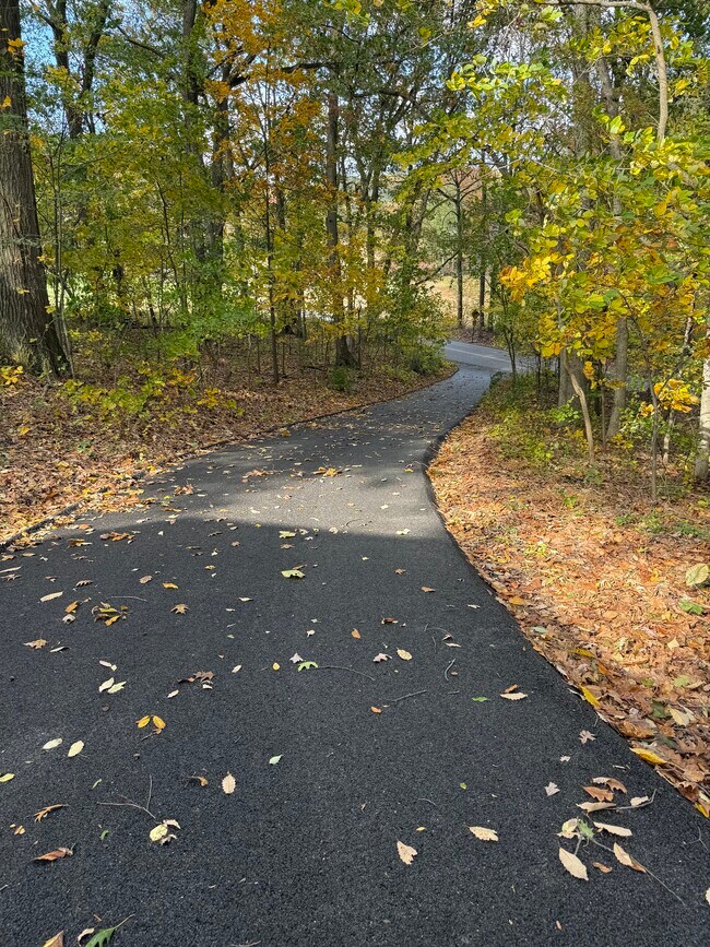 Foto del edificio - 6088 Church Rd