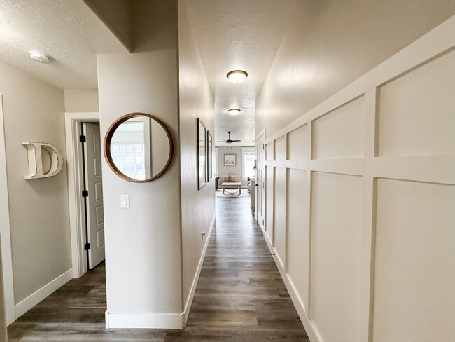 Foto del edificio - 4933 Wiltshire St