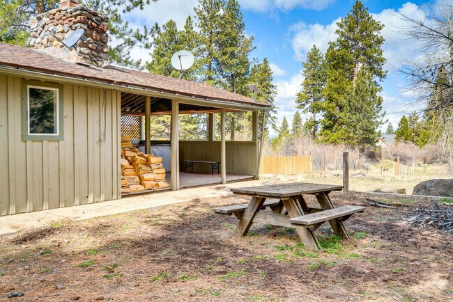 Building Photo - 627 Bear Valley Rd