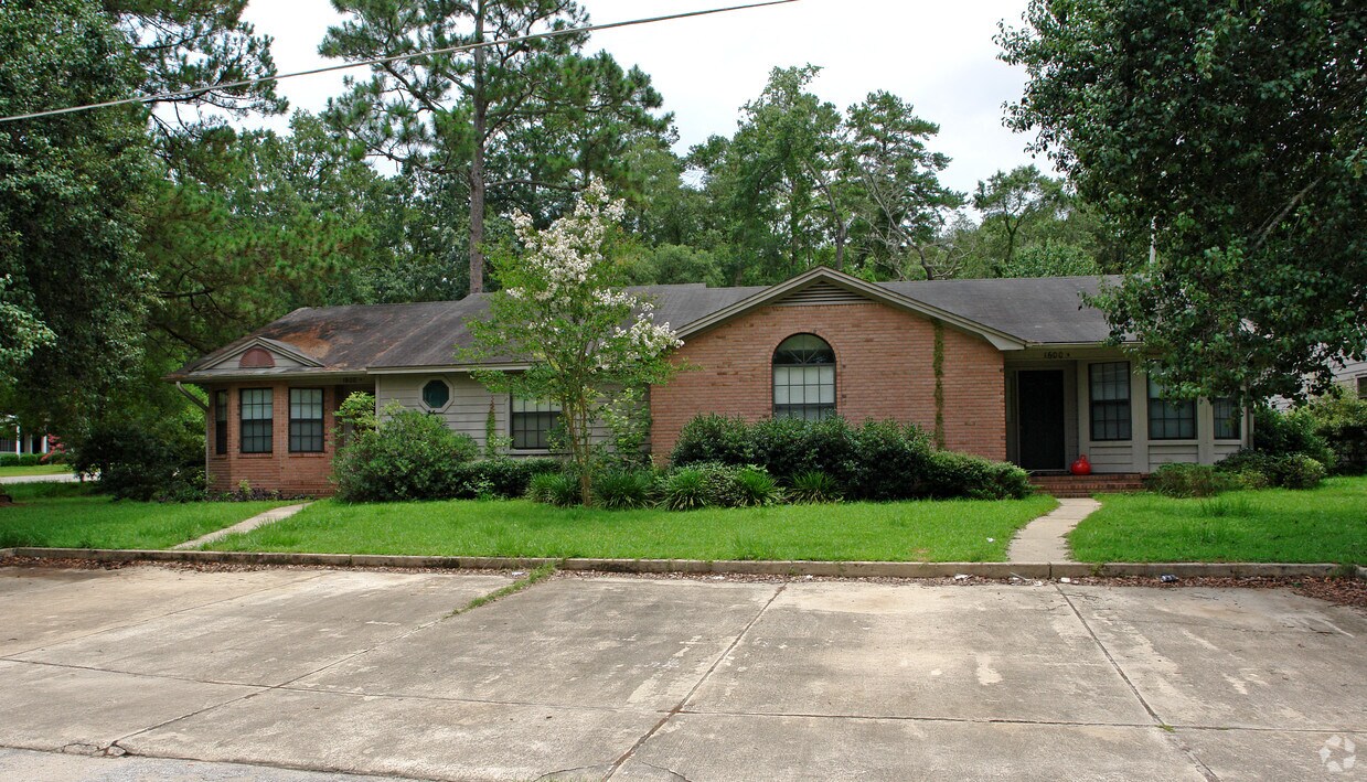 Foto principal - 1600 Akridge Dr