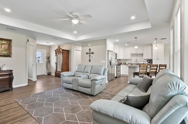 Foto del edificio - 48 Felwood Ln
