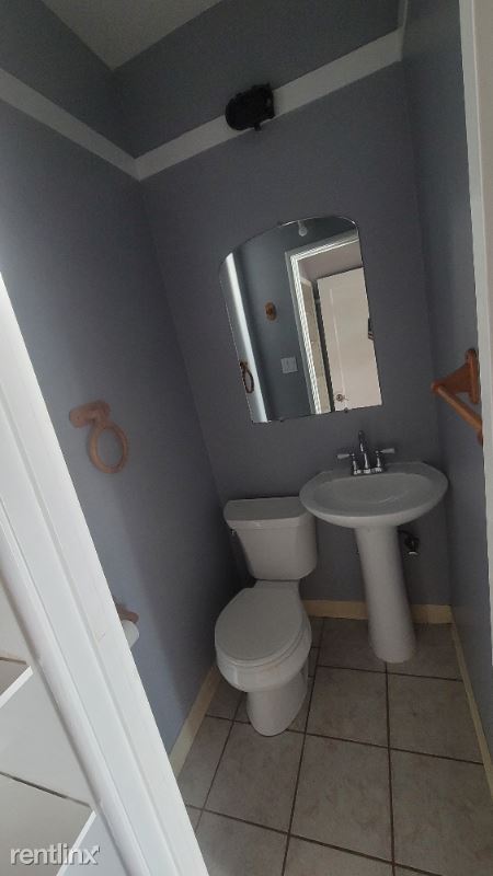 Foto del edificio - 3 br, 1.5 bath House - 1560 highland blvd