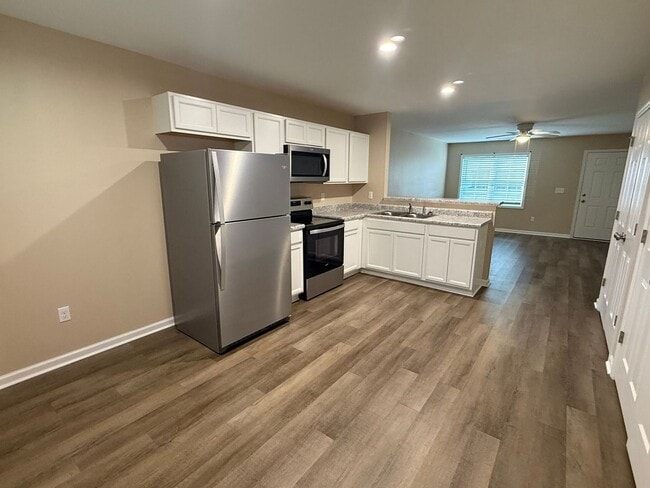 Foto del edificio - 2 Bedroom, 2 bath duplex.