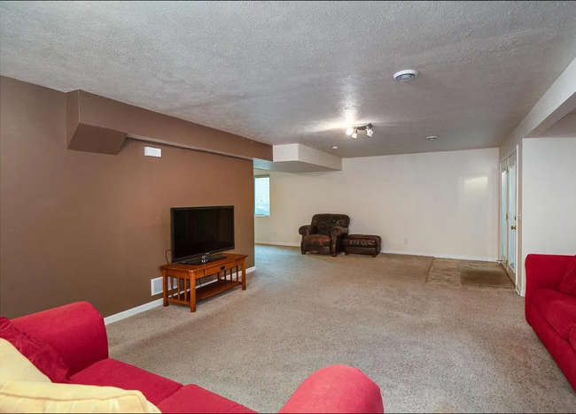 Building Photo - 5110 Esker Dr