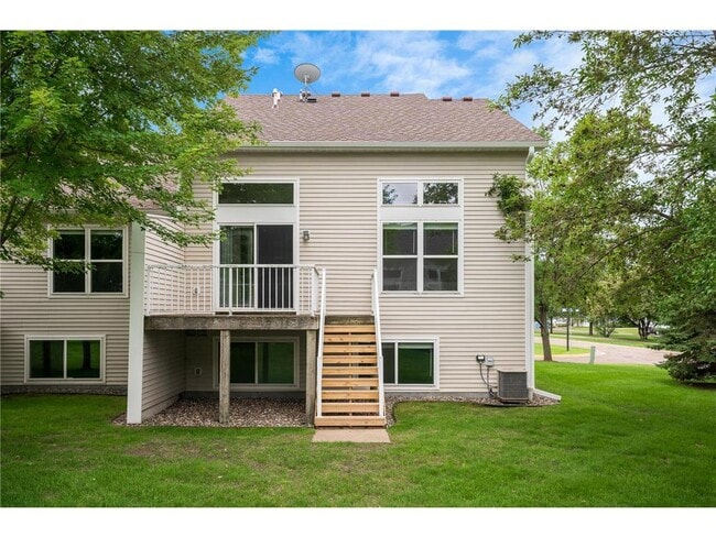 Building Photo - 2083 St Johns Ct
