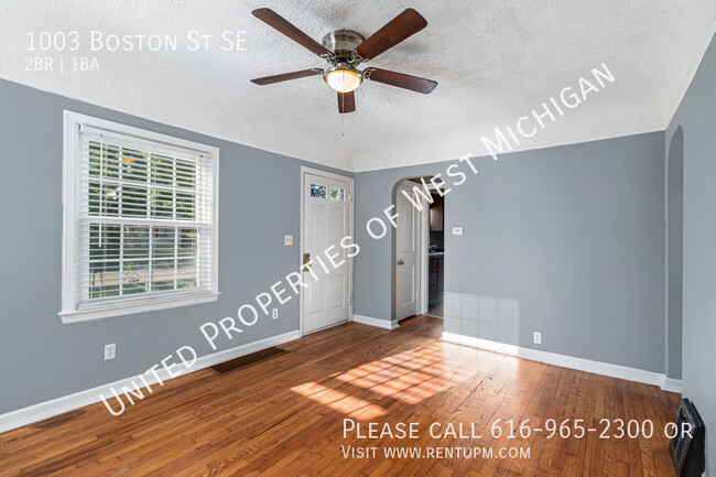 Building Photo - Available Now | Cute 2 Bedroom, 1 Bathroom...