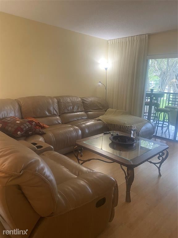 Foto del edificio - 2 br, 2 bath House - 225 SE 10th St Apt 11D