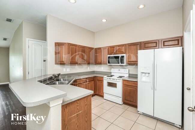 Building Photo - 5455 Oro Valley Rd