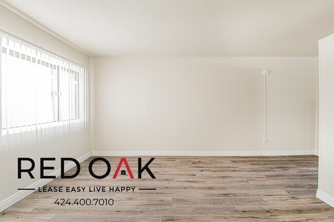 Building Photo - 4900 Clair Del Ave