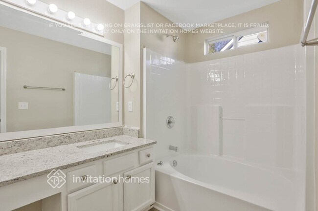Foto del edificio - 2613 Lake Park Bend