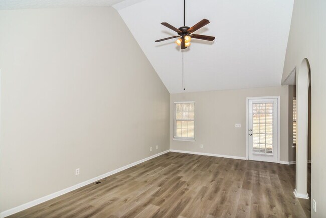 Foto del edificio - 125 Cartwright Pkwy