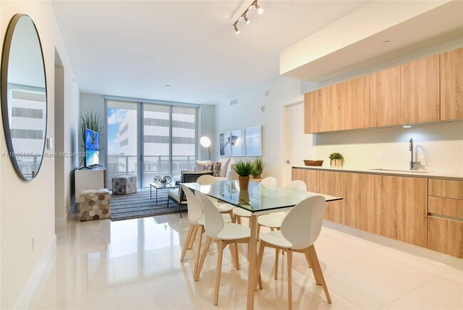 Foto del edificio - 2960 NE 207th St