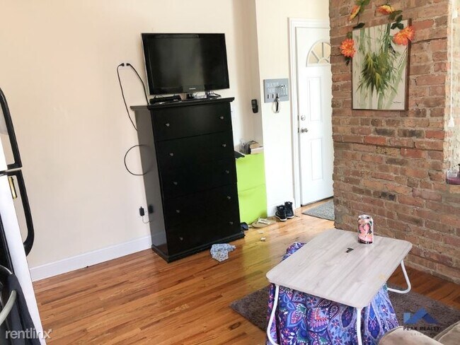 Foto del edificio - 3307 W Belden Ave