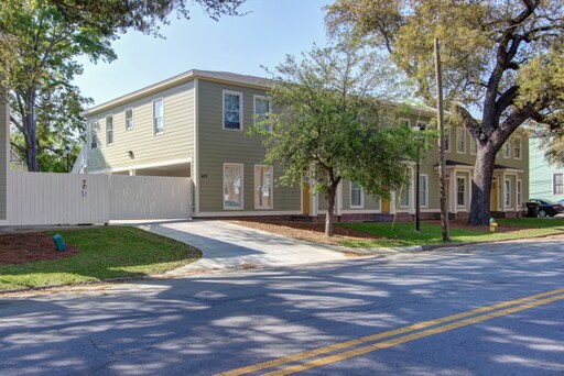 Building Photo - 609 E Broad St