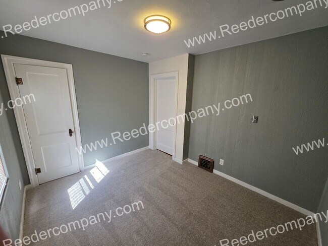 Foto del edificio - Spacious 3 bed 1.5 bath house