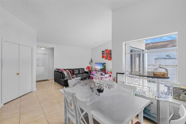 Building Photo - 8520 NW 193rd Ln