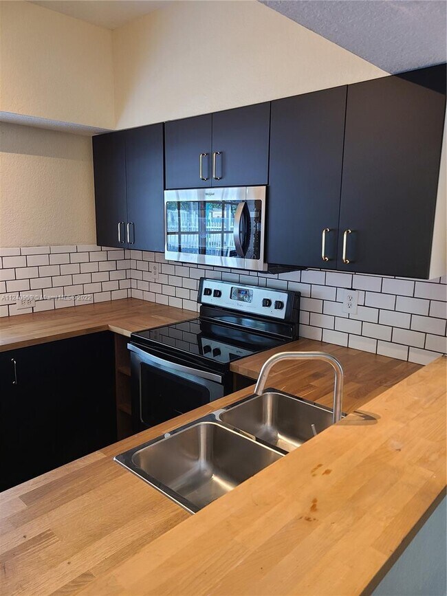 Foto del edificio - 420 NW 20th St