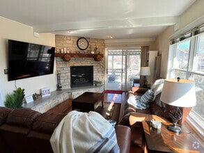 Building Photo - 17 Atwater Pky