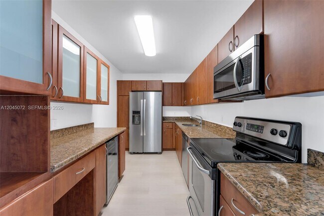 Building Photo - 401 69th St