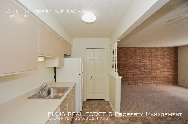 Building Photo - 315 Hillcrest Ave NW