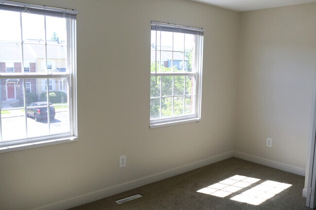 Building Photo - 4589 Moffett Rd NW