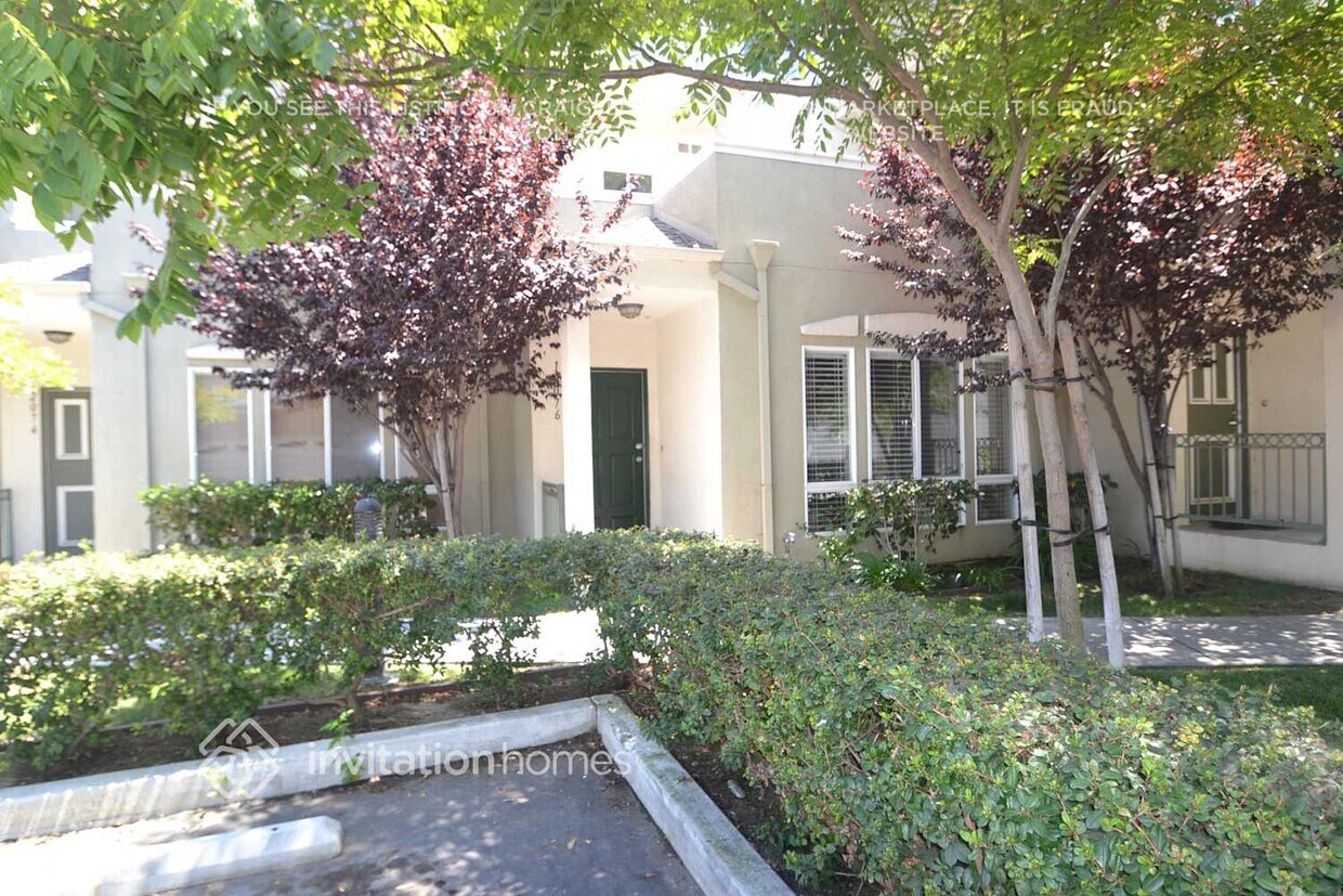 Foto principal - 12076 S Broadway