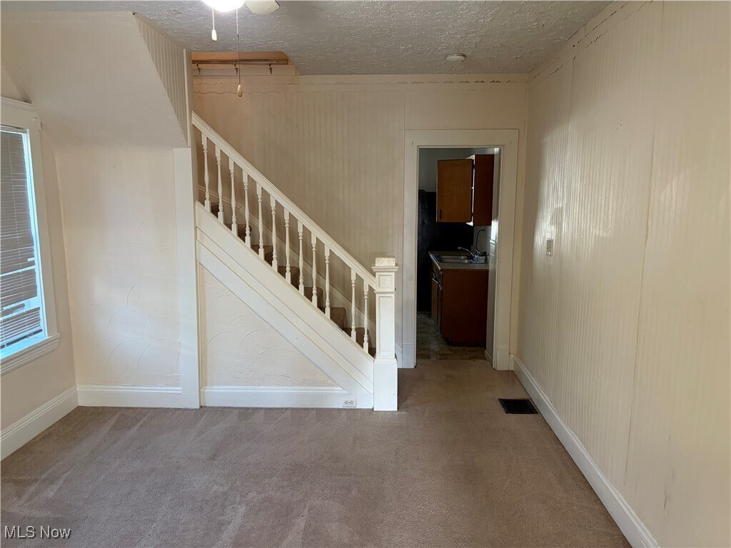 3653 W 46th St Cleveland, OH 44102 – photo 2