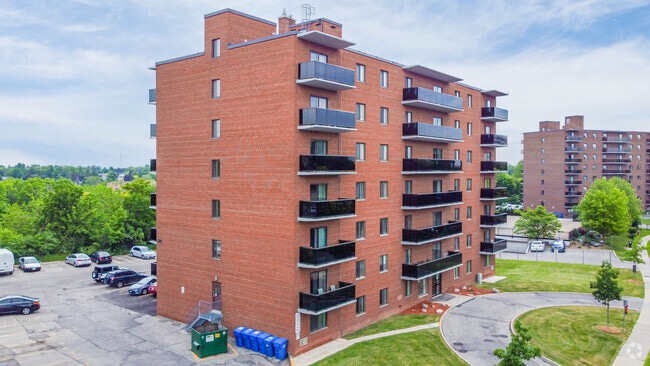 Building Photo - Palazzo Towers