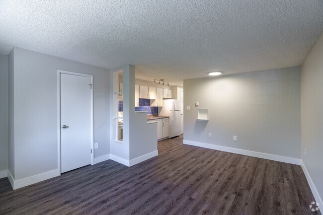 Interior Photo - South Washington St Apts