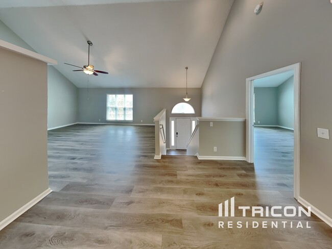 Building Photo - 109 Peak Hill Cir