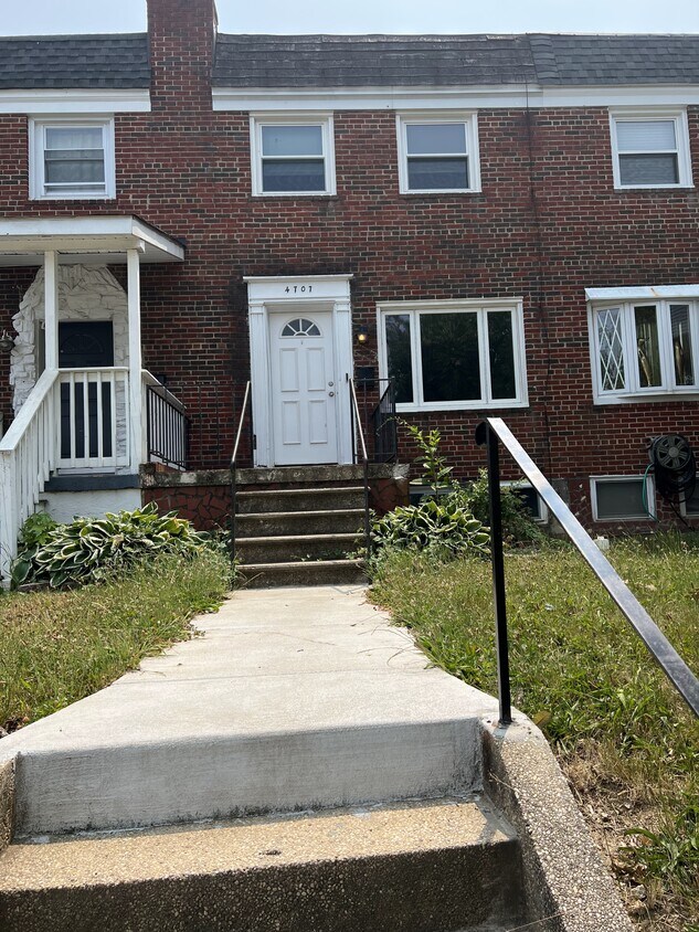 Primary Photo - 4707 Chatford Ave