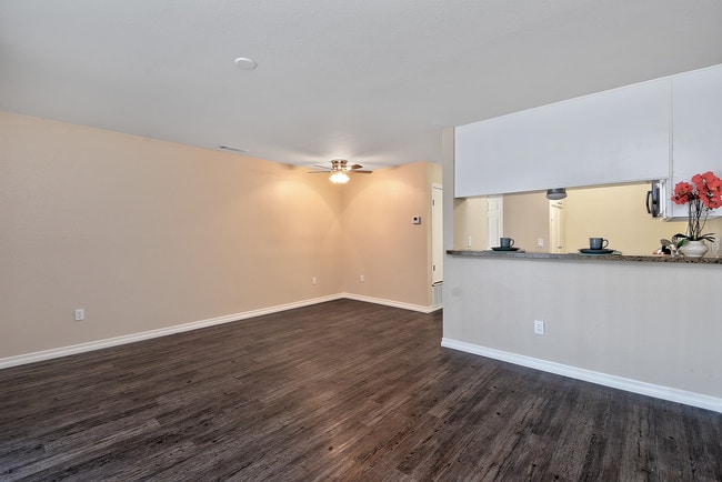 Building Photo - FAIRWAY MANOR